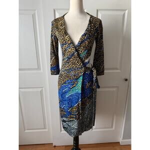 Diane von Furstenberg Classic Silk Wrap Dress Blue Brown Print Size 2 Designer